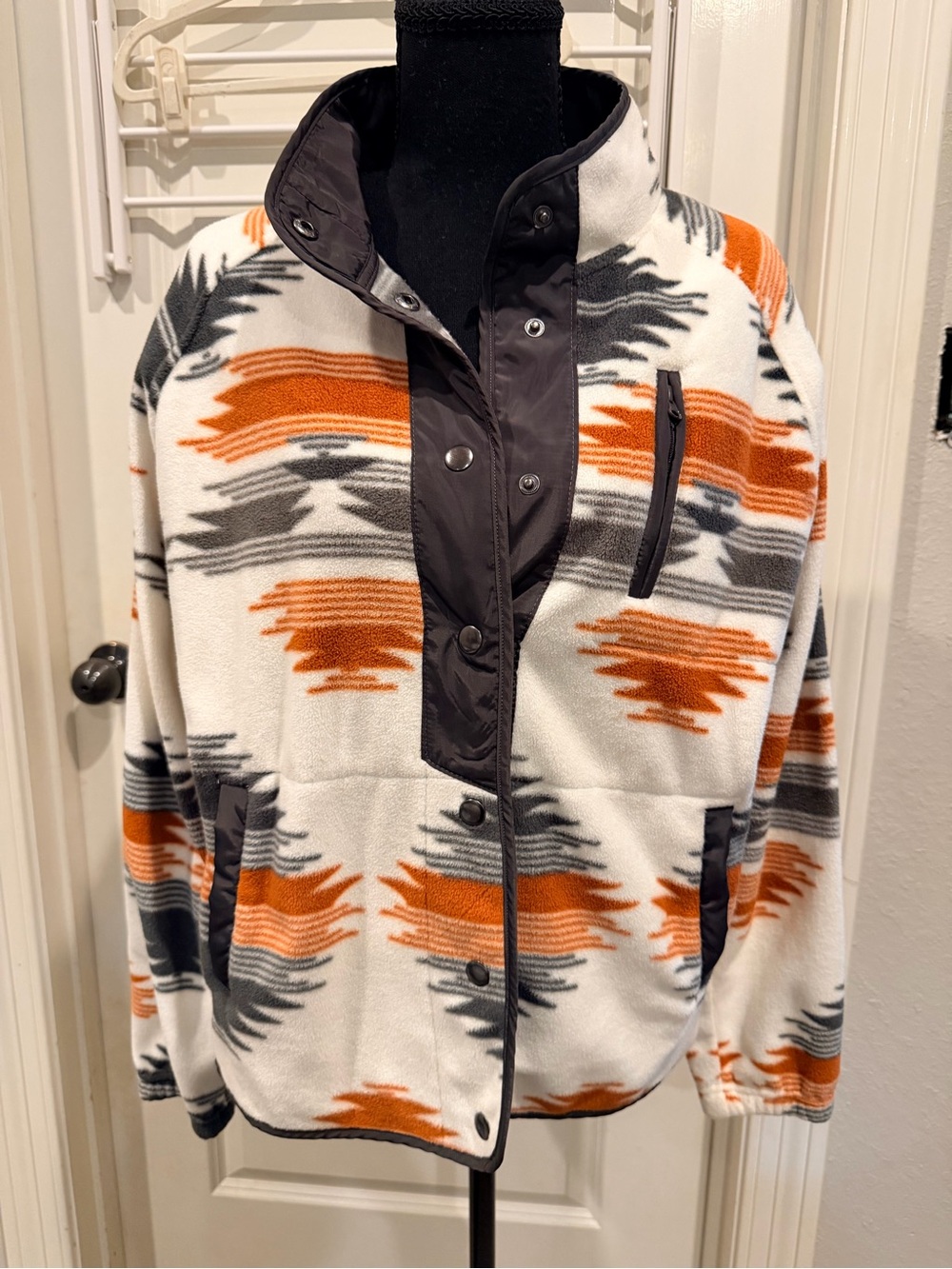 Women’s Aztec Patterned Fleece Jacket - Orange & Gray